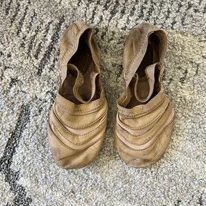 Capezio Freeform Jazz Shoe size 7 caramel